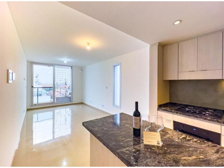 ALEM 2392  - A ESTRENAR  -Monoambiente con balcòn al frente -