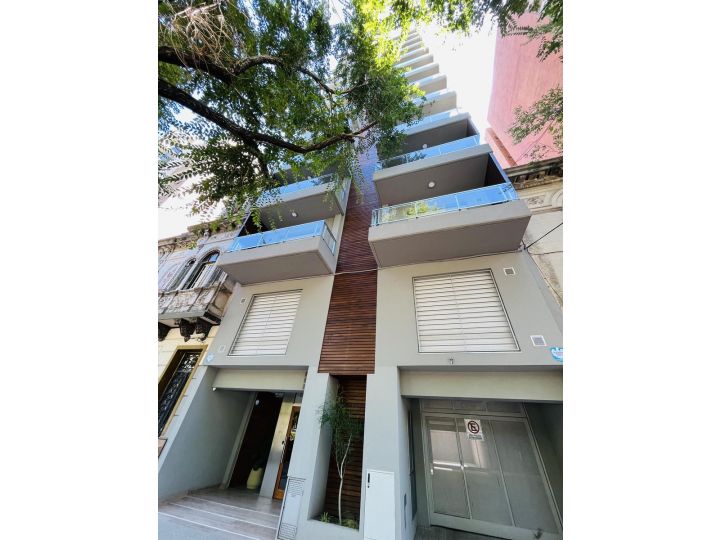 AV.  PELLEGRINI  2632