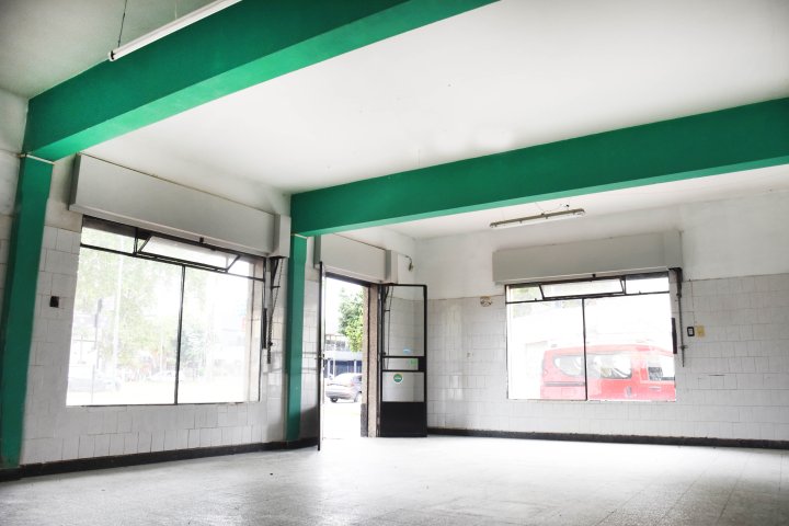 BV. RONDEAU  4211 - LOCAL COMERCIAL -